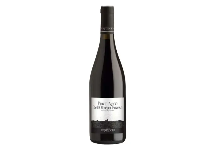 Flasche Pinot Nero Dell'Oltrepò Pavese, ein Rotwein aus der Region Oltrepò Pavese, Italien.