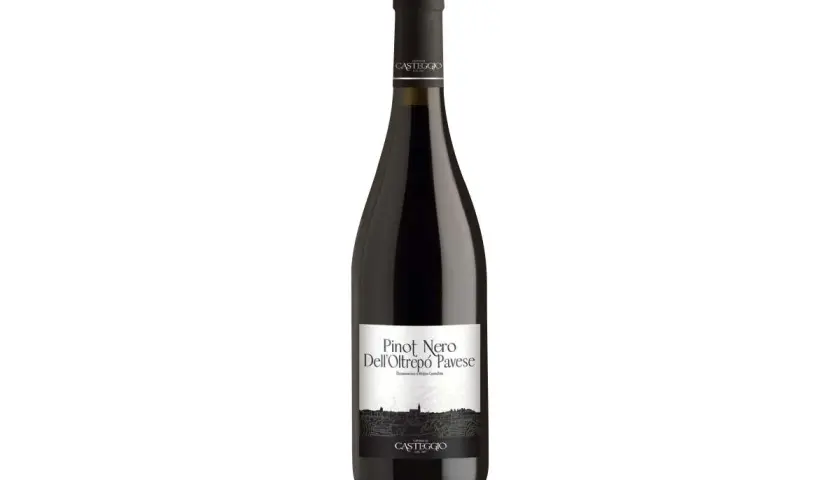 Flasche Pinot Nero Dell'Oltrepò Pavese, ein Rotwein aus der Region Oltrepò Pavese, Italien.