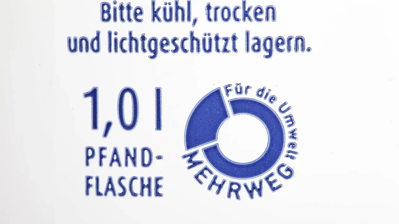 1,01 € Pfand auf diese Mehrweg-Flasche. Bitte kühl, trocken und lichtgeschützt lagern. Gut für die Umwelt!